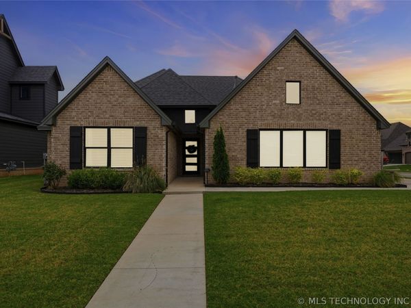 5804 E 127th Street S, Bixby, OK 74008
