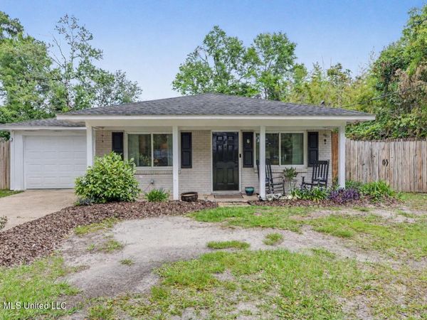 709 Pine Hills Road, Ocean Springs, MS 39564