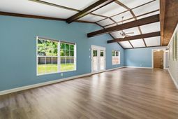 122 Longleaf Drive photo 4