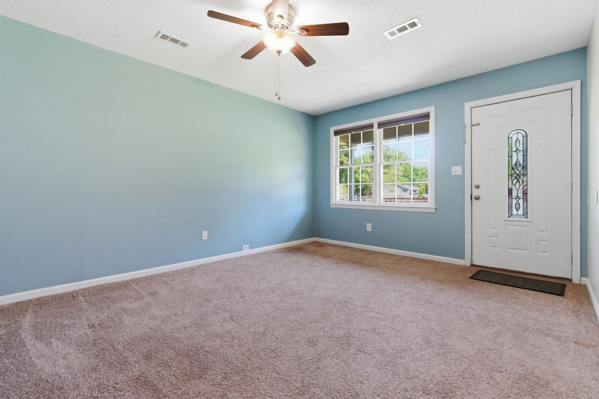 122 Longleaf Drive Photo 6