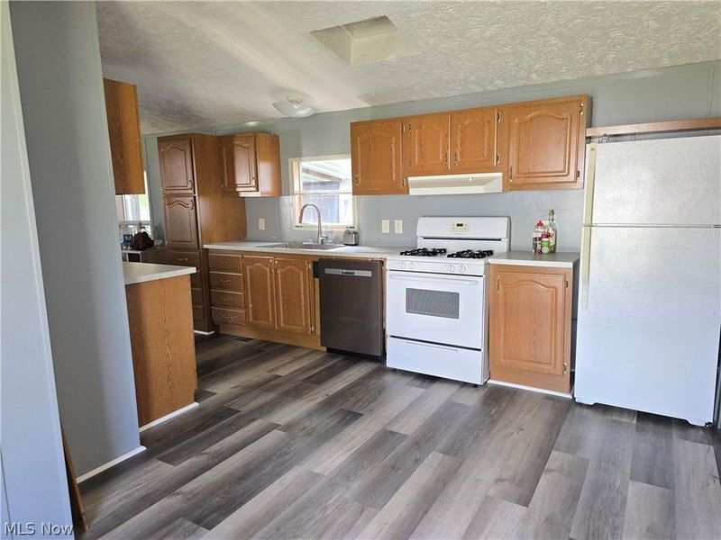 62 Redwood Drive , Beloit, OH 44609 Photo 11