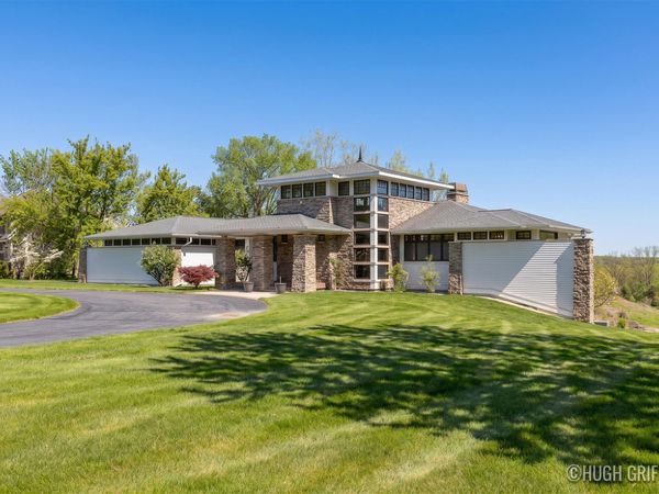 899 Skyevale NE, Ada, MI 49301