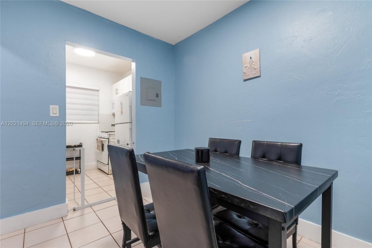 4655 Palm Ave , Unit 332, Hialeah, FL 33012 Photo