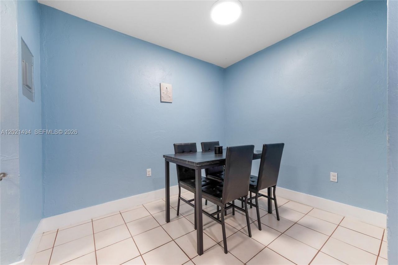 4655 Palm Ave , Unit 332, Hialeah, FL 33012 Photo