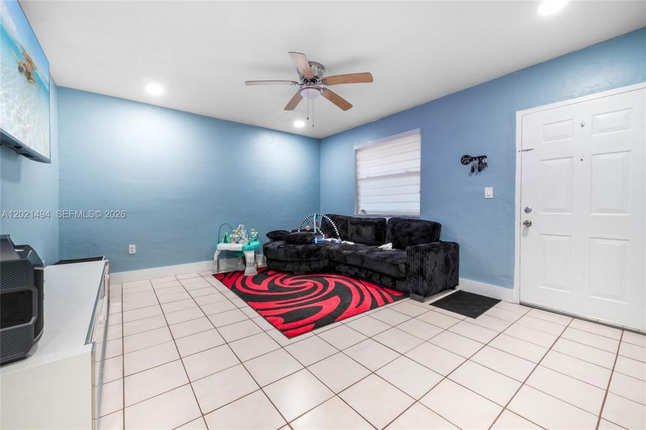 4655 Palm Ave , Unit 332, Hialeah, FL 33012 Photo