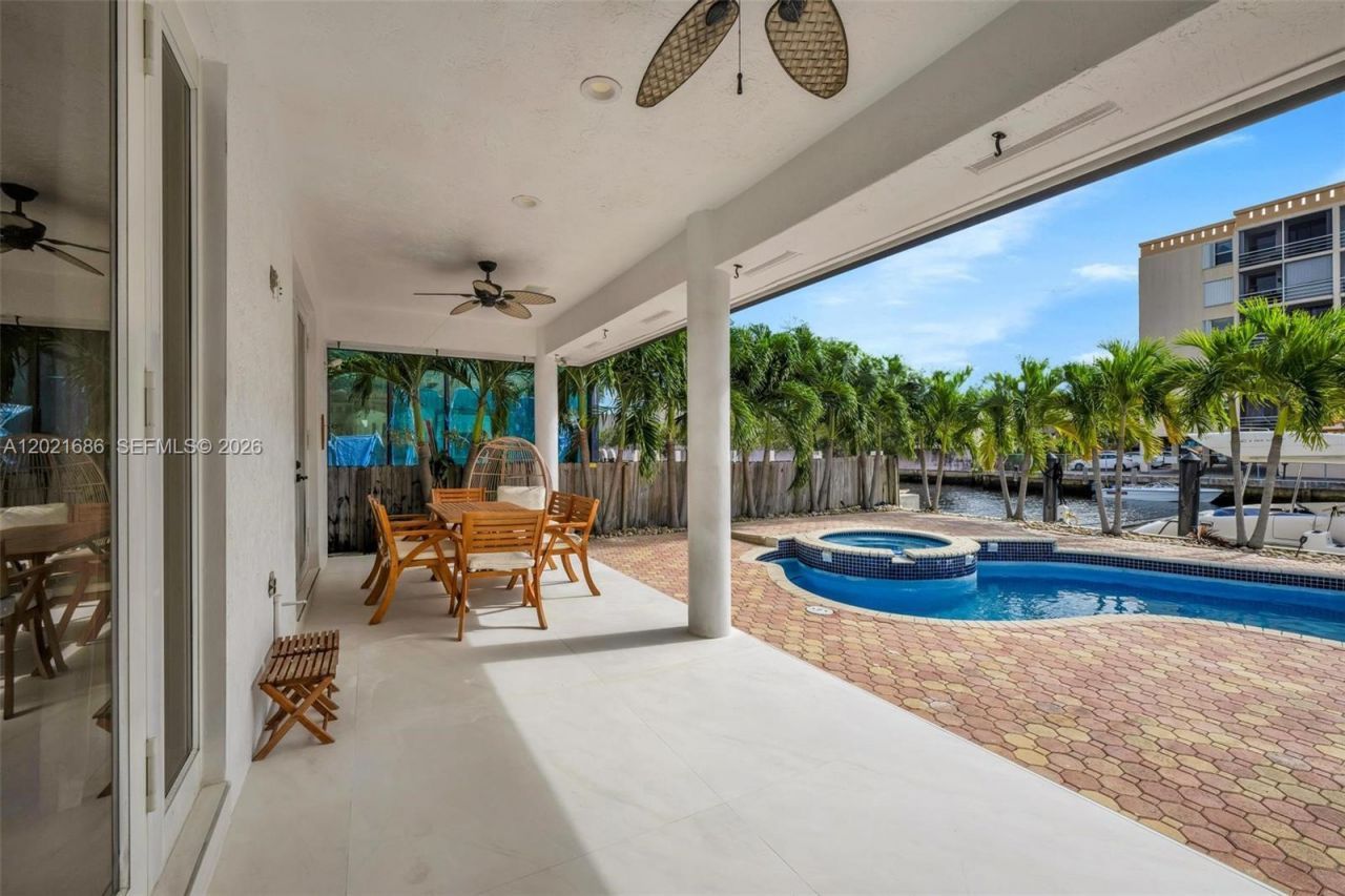 2940 NE 164th St , North Miami Beach, FL 33160 Photo
