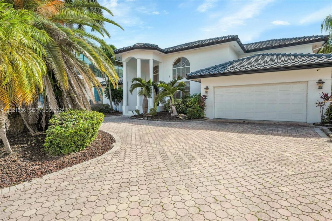 2940 NE 164th St , North Miami Beach, FL 33160 Photo