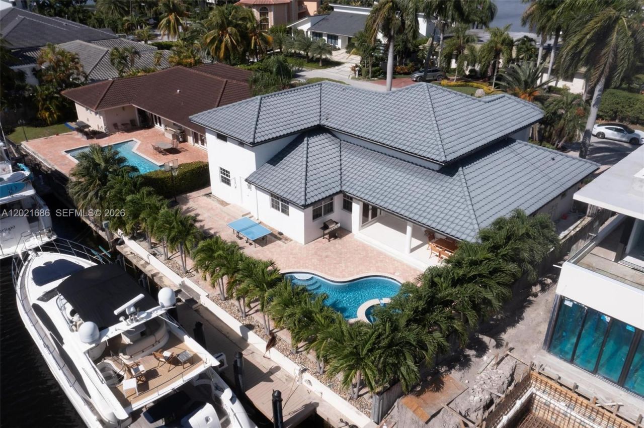 2940 NE 164th St , North Miami Beach, FL 33160 Photo