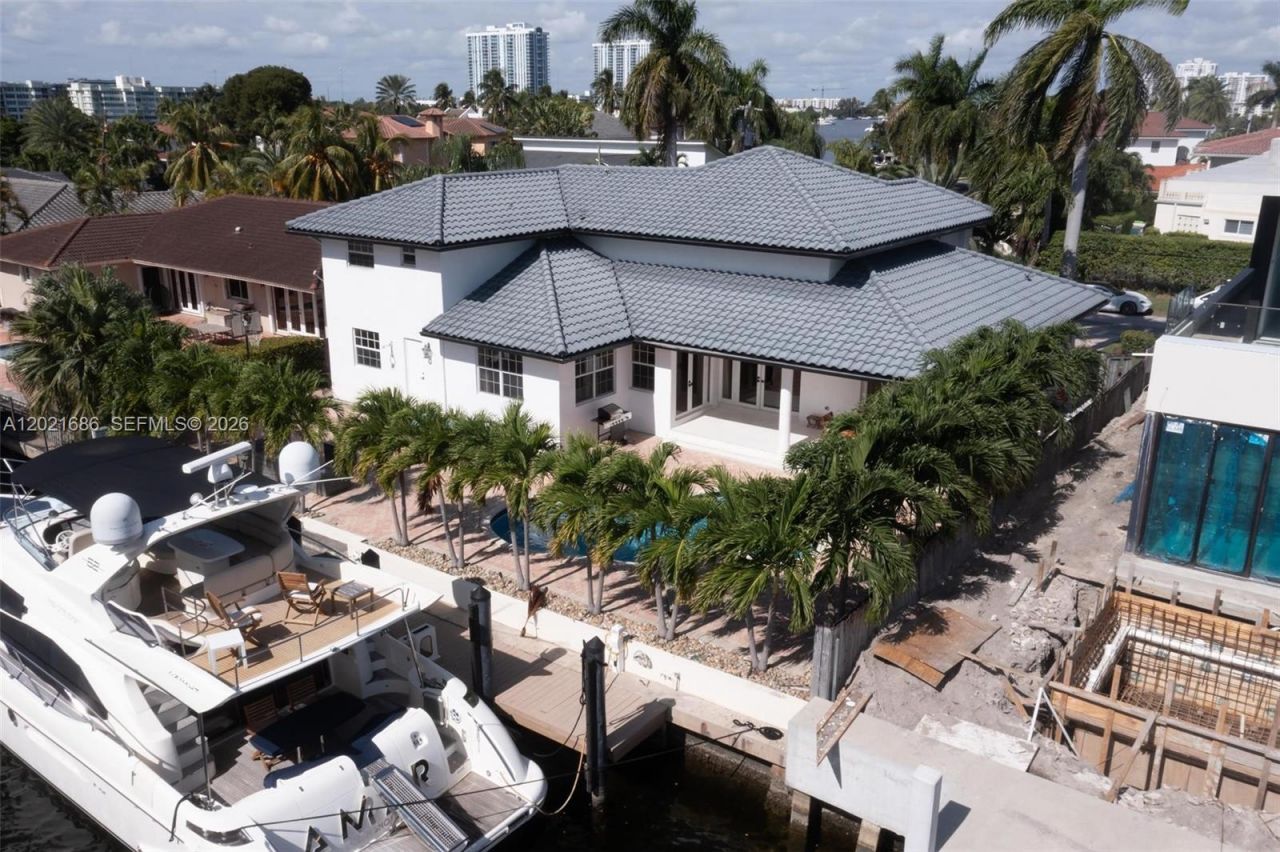 2940 NE 164th St , North Miami Beach, FL 33160 Photo