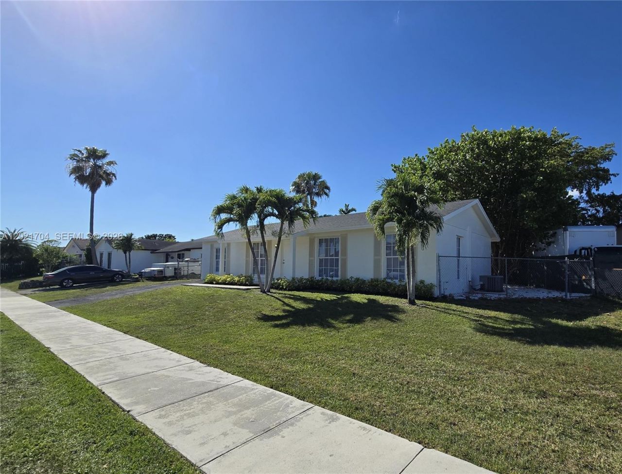 13035 SW 263rd Ter , Homestead, FL 33032 Photo