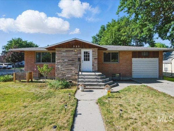 303 W Pine Ave, Meridian, ID 83642