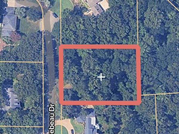 Debeau Dr., Tupelo, MS 38804