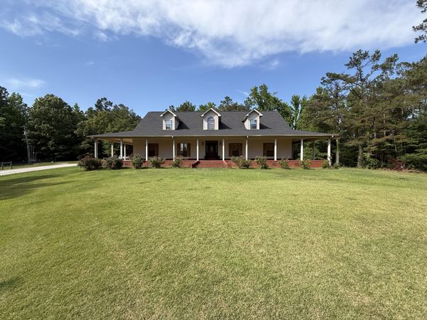 100 Richardson Ln., Walnut, MS 38683
