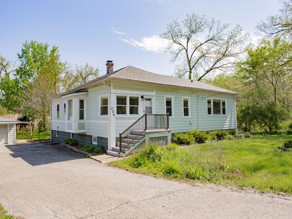 22W724 Saint Charles Road , Glen Ellyn, IL 60137