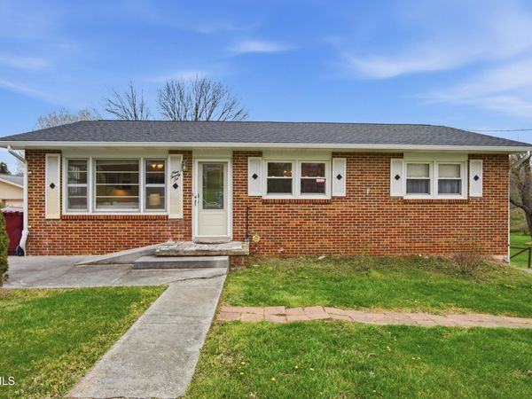 926 East Mountain View Road, Johnson City, TN 37601