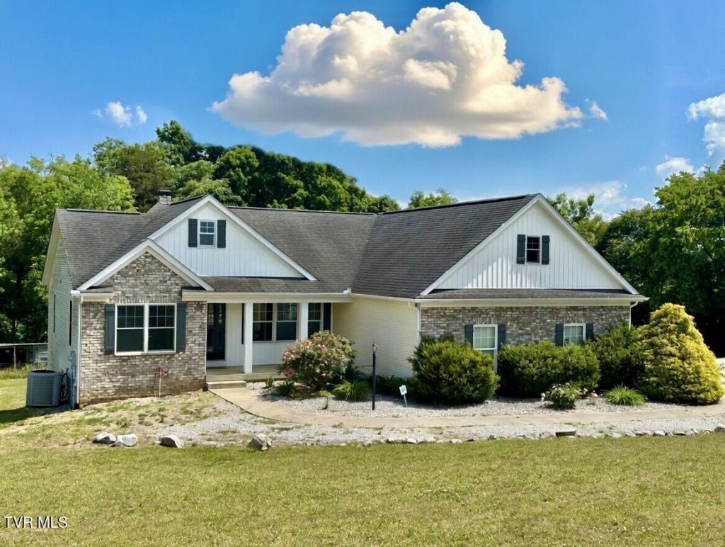 967 East Dumplin Valley Road, Jefferson City, TN 37760 Main Photo