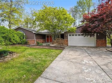 406 Fairwood Road, Pinckney Vlg, MI 48169