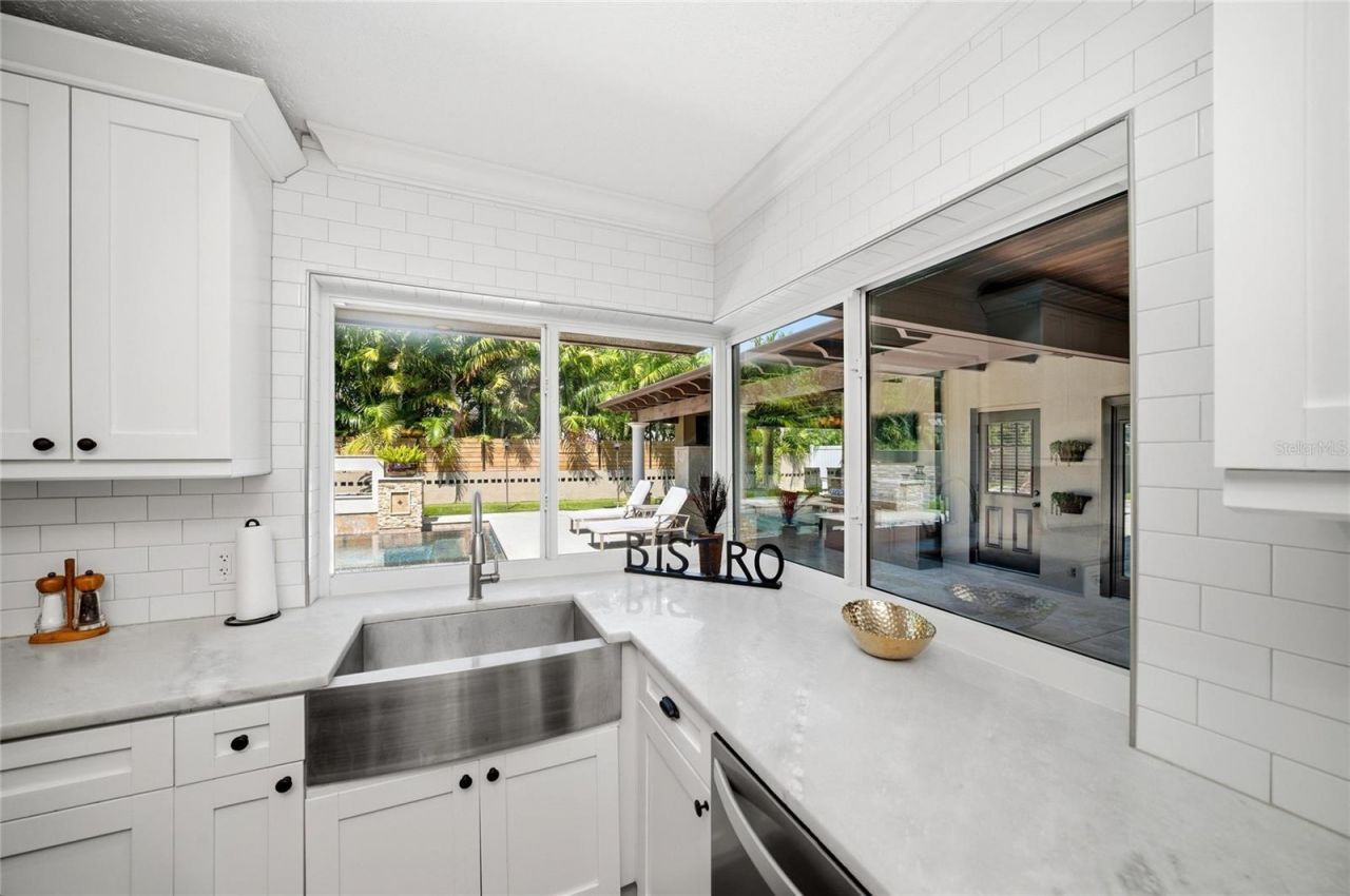 6129 Leeland Street S, Saint Petersburg, FL 33715 Photo