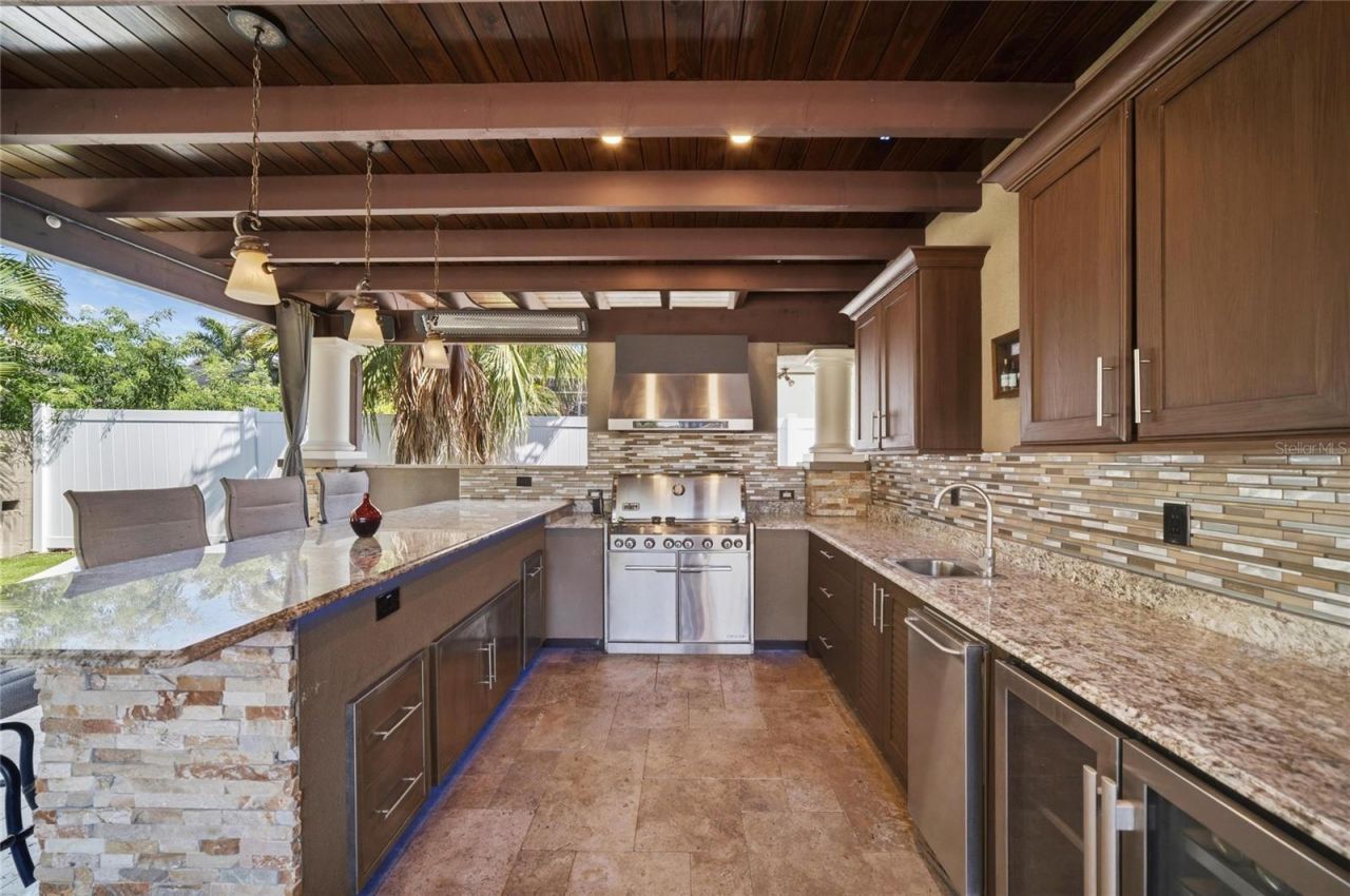 6129 Leeland Street S, Saint Petersburg, FL 33715 Photo
