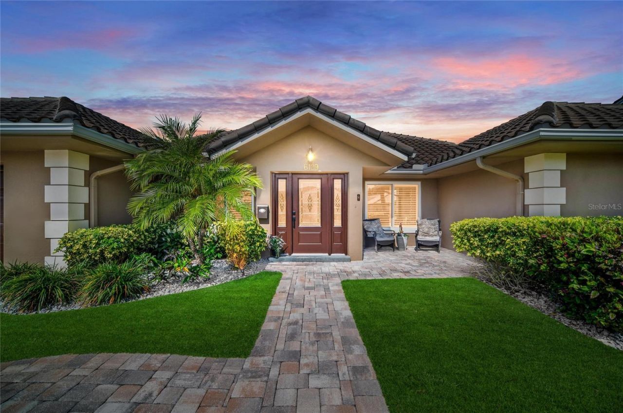 6129 Leeland Street S, Saint Petersburg, FL 33715 Photo