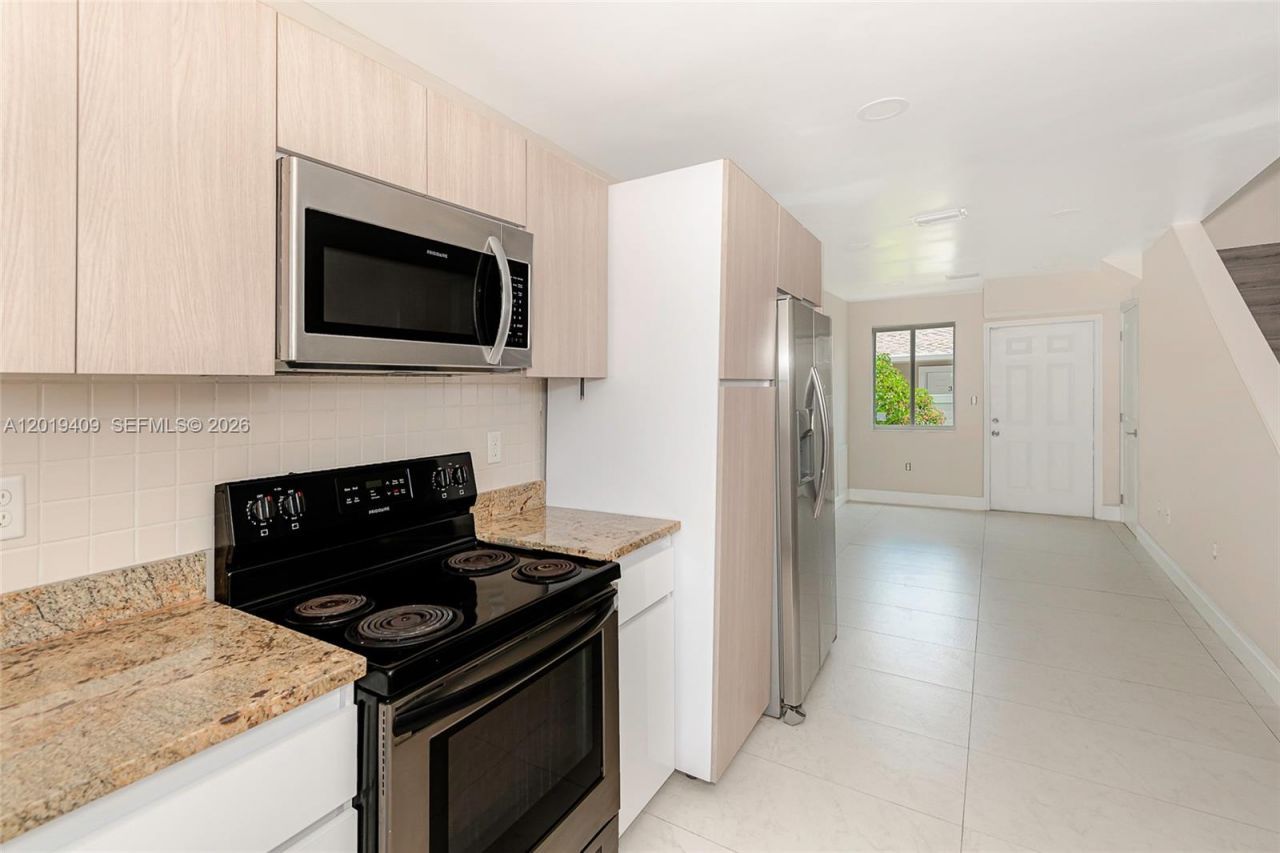 811-817 NW 3rd Ave , Fort Lauderdale, FL 33311 Photo