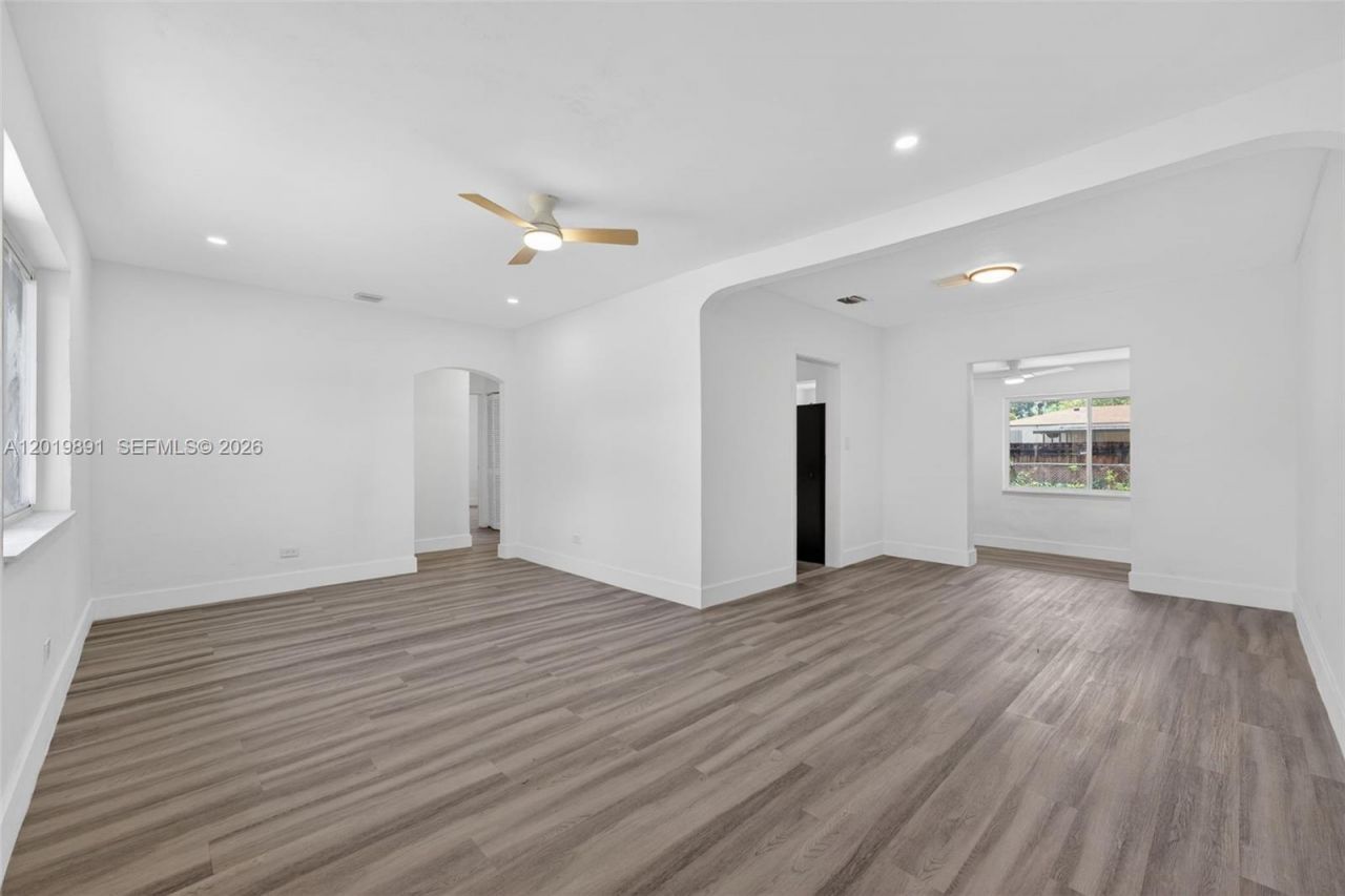 280 NW 101st St , Miami, FL 33150 Photo