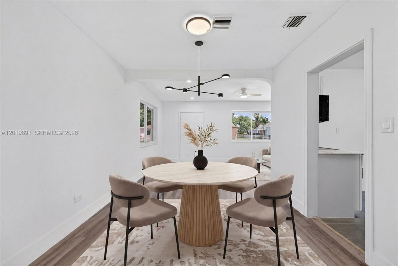 280 NW 101st St , Miami, FL 33150 Photo