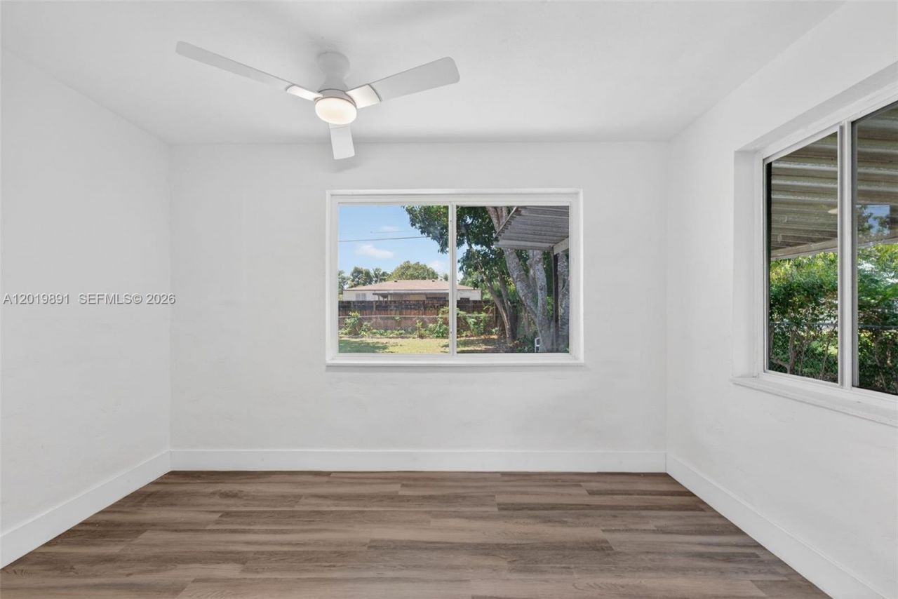 280 NW 101st St , Miami, FL 33150 Photo