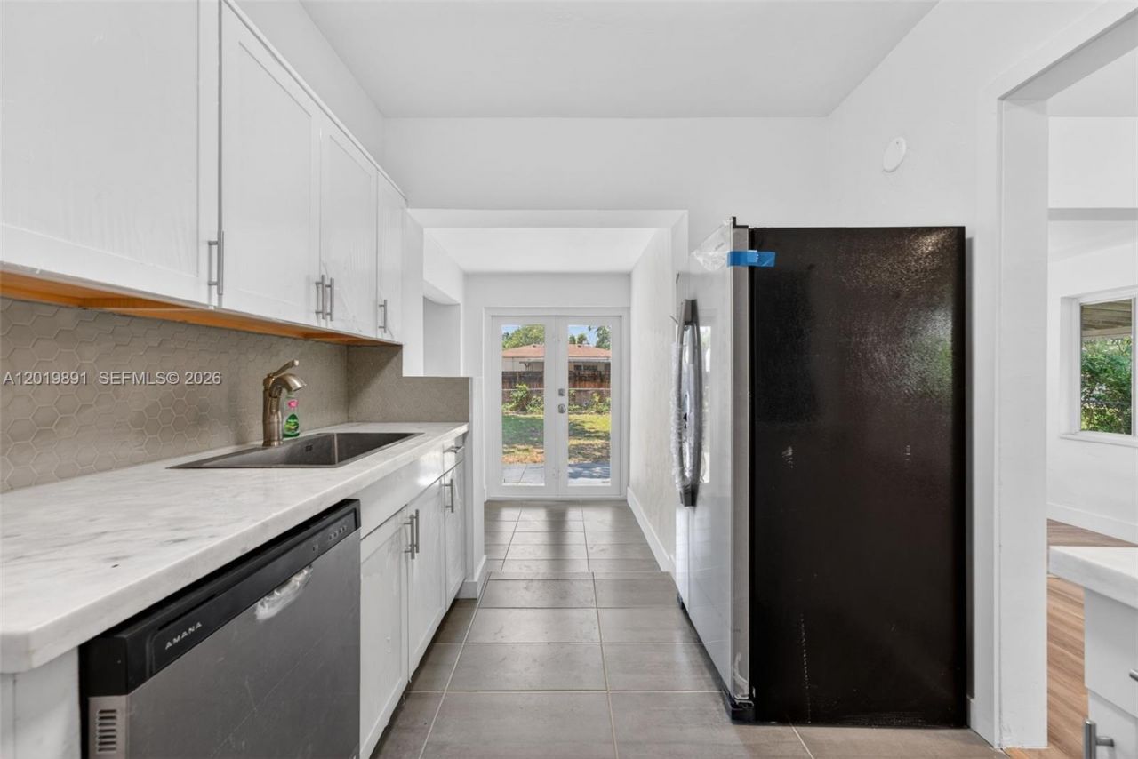 280 NW 101st St , Miami, FL 33150 Photo