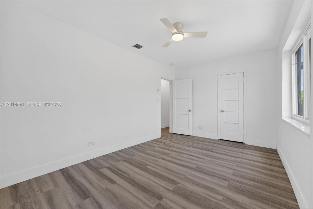 280 NW 101st St , Miami, FL 33150 Photo