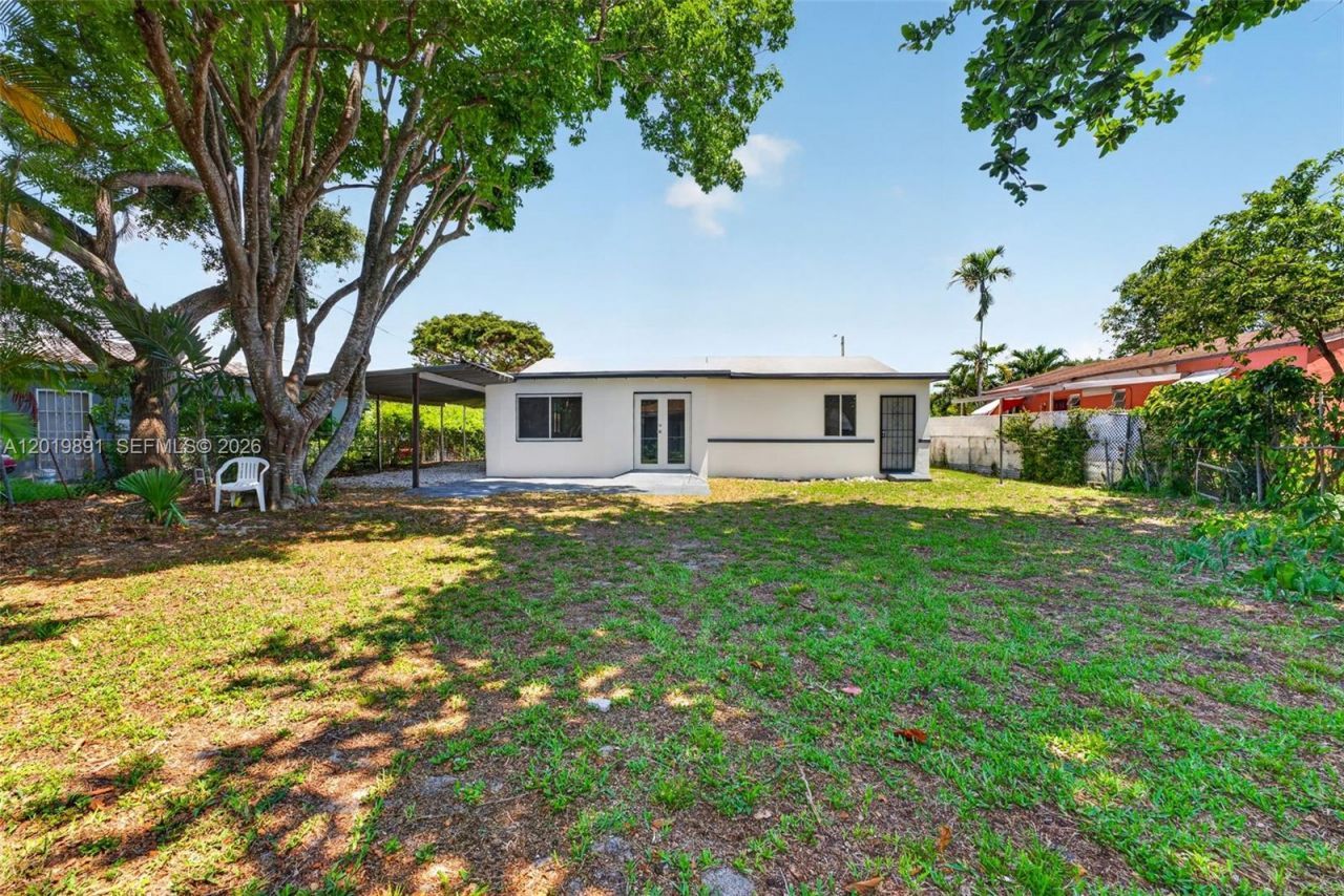 280 NW 101st St , Miami, FL 33150 Photo