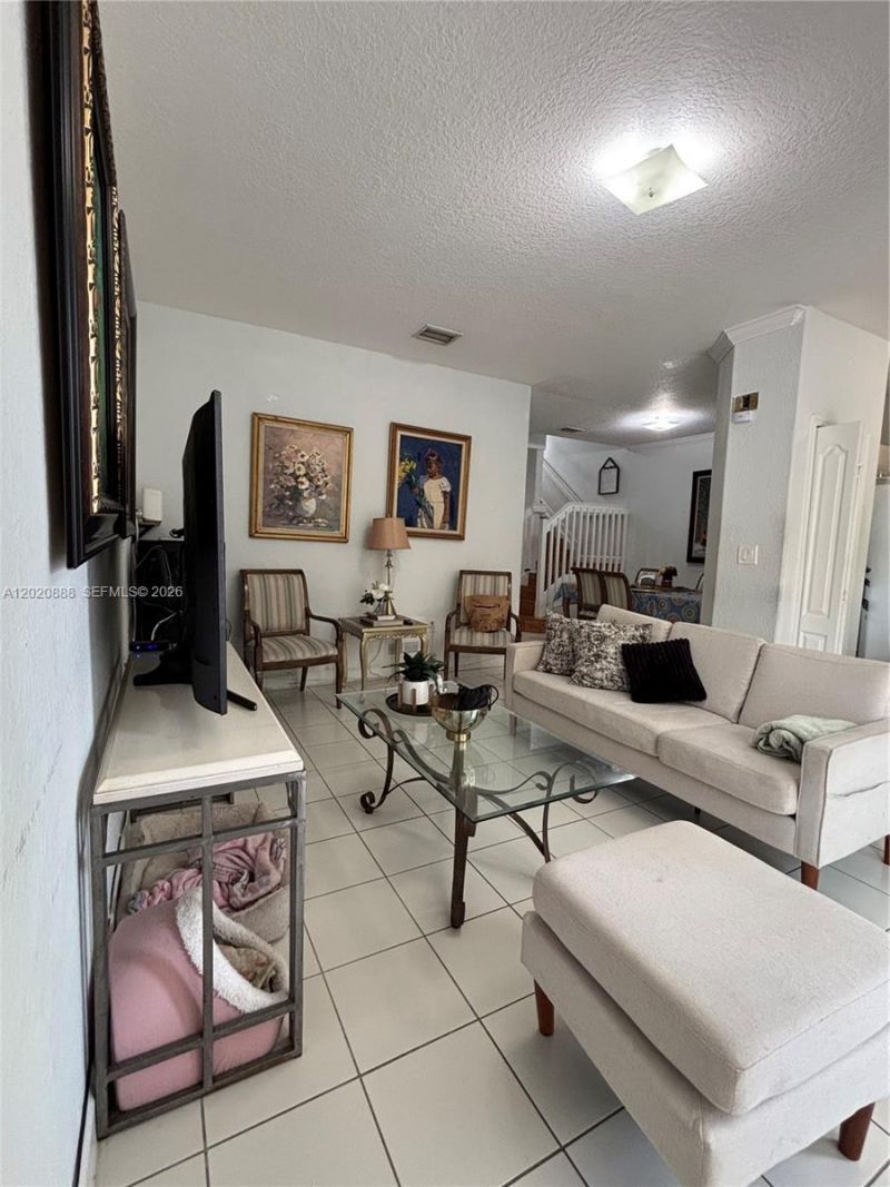 6920 NW 177th St , Unit Q101, Hialeah, FL 33015 Photo