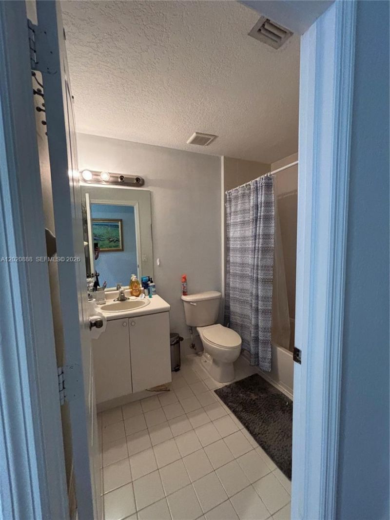 6920 NW 177th St , Unit Q101, Hialeah, FL 33015 Photo