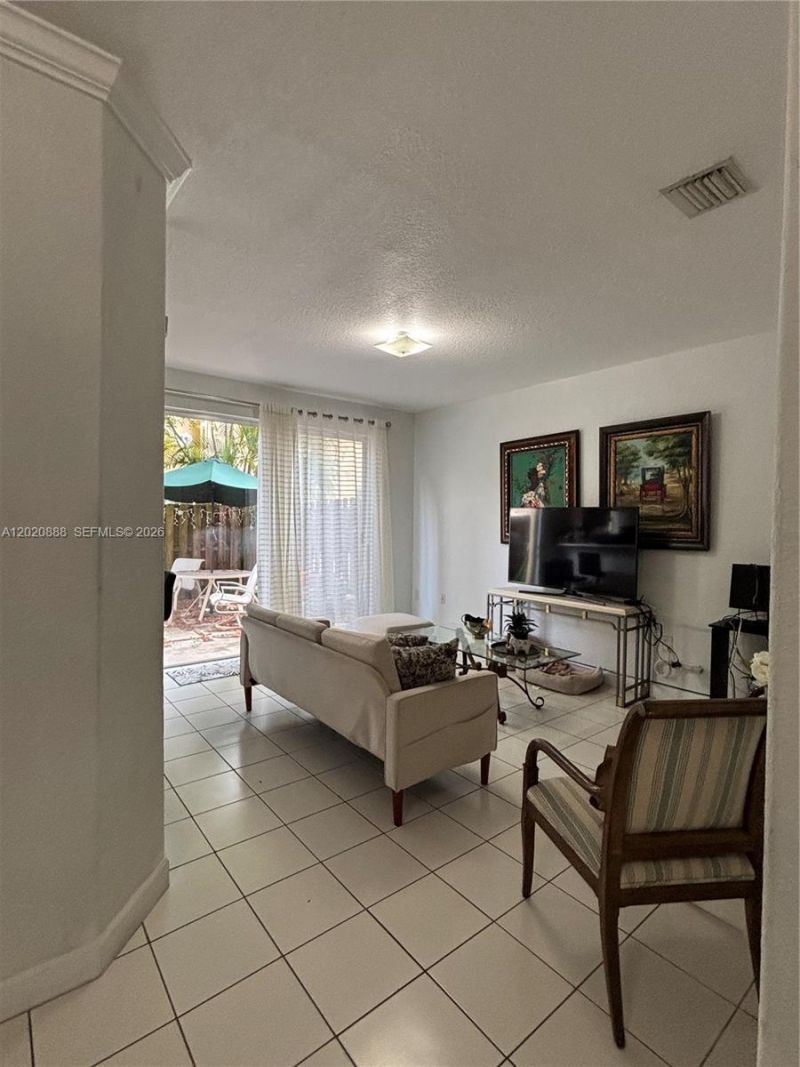 6920 NW 177th St , Unit Q101, Hialeah, FL 33015 Photo