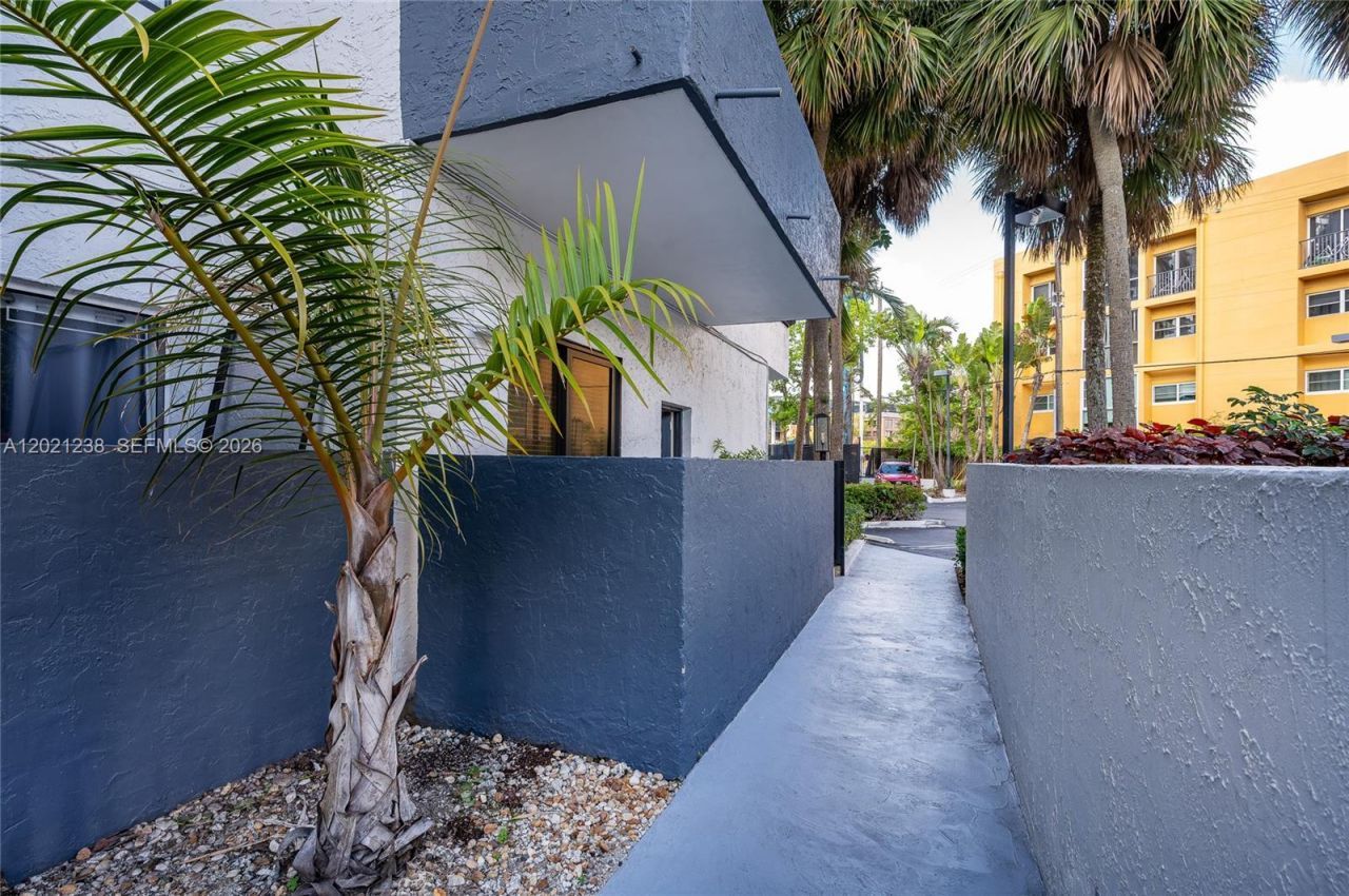 2715 Tigertail Ave, Unit 107, Miami, FL 33133 Photo