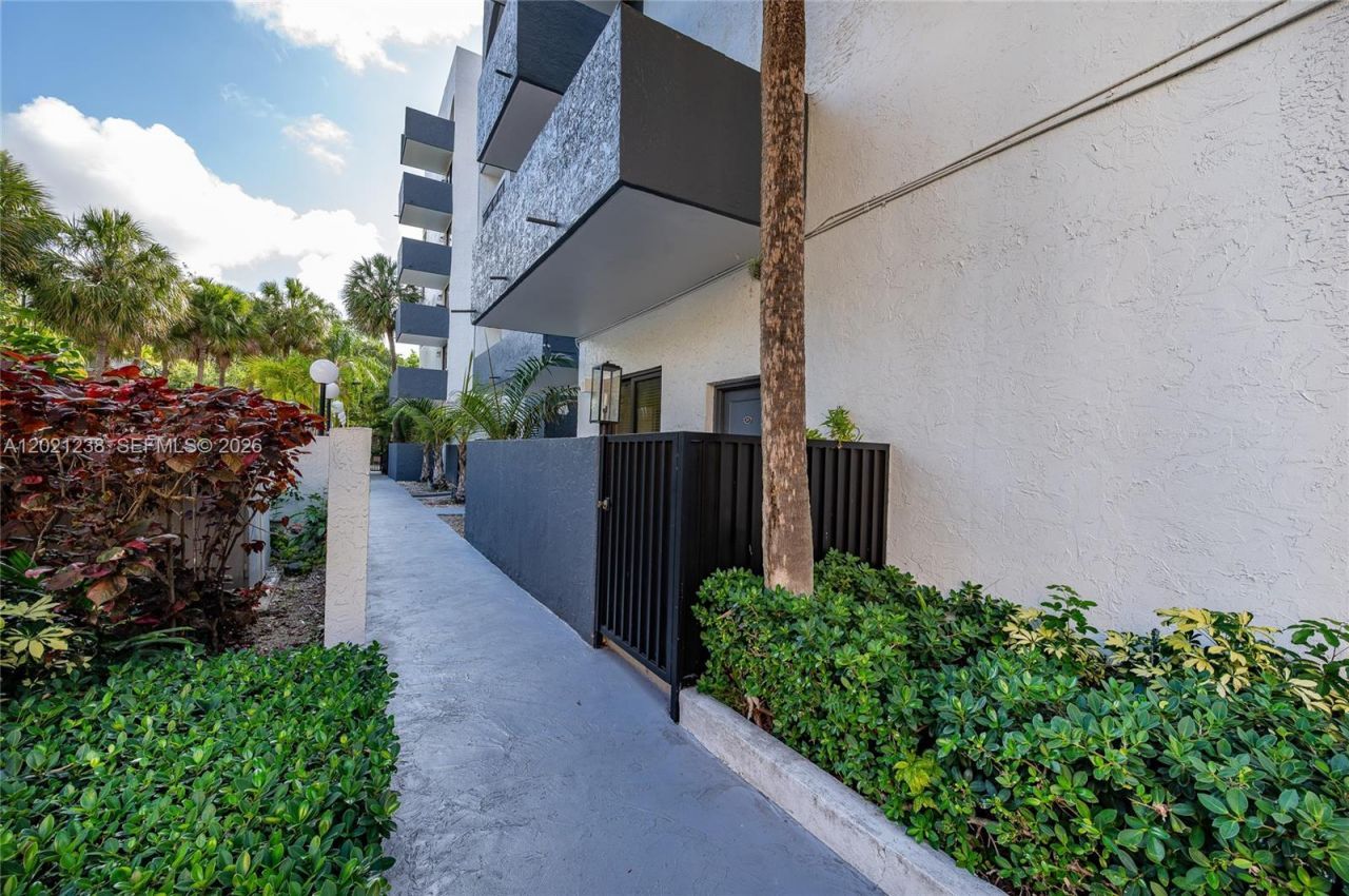 2715 Tigertail Ave, Unit 107, Miami, FL 33133 Photo