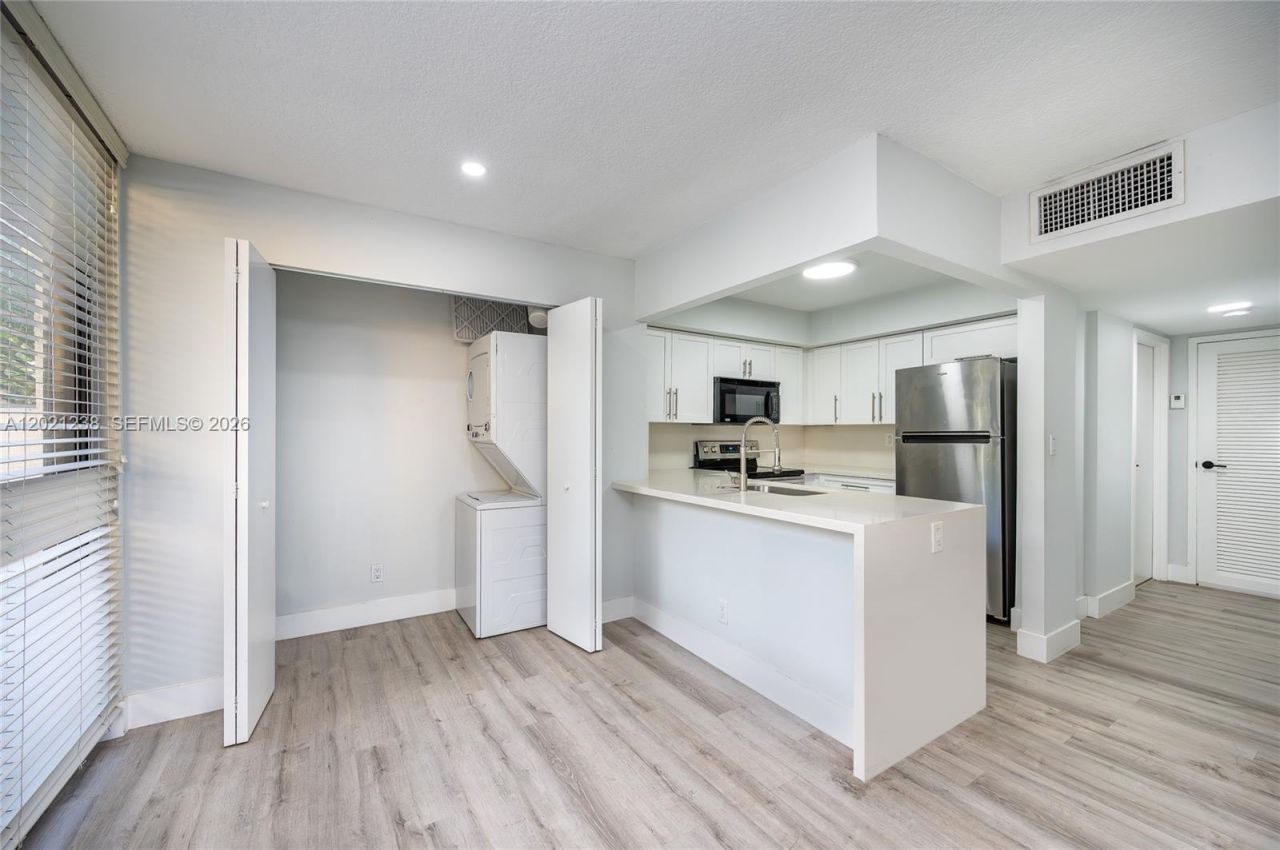 2715 Tigertail Ave, Unit 107, Miami, FL 33133 Photo
