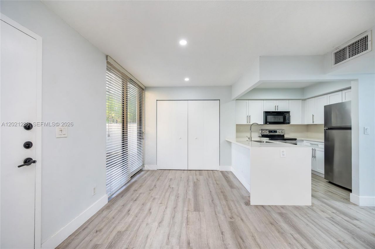 2715 Tigertail Ave, Unit 107, Miami, FL 33133 Photo