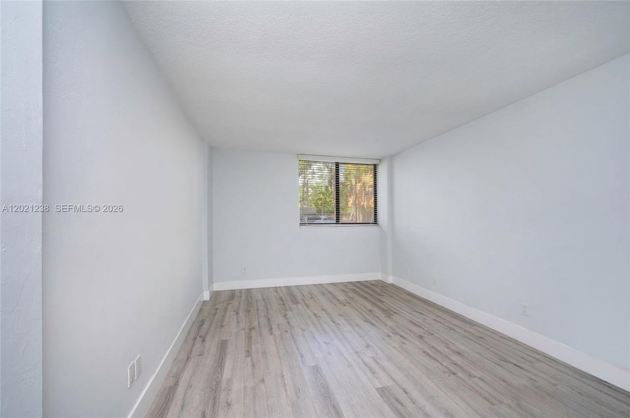 2715 Tigertail Ave, Unit 107, Miami, FL 33133 Photo