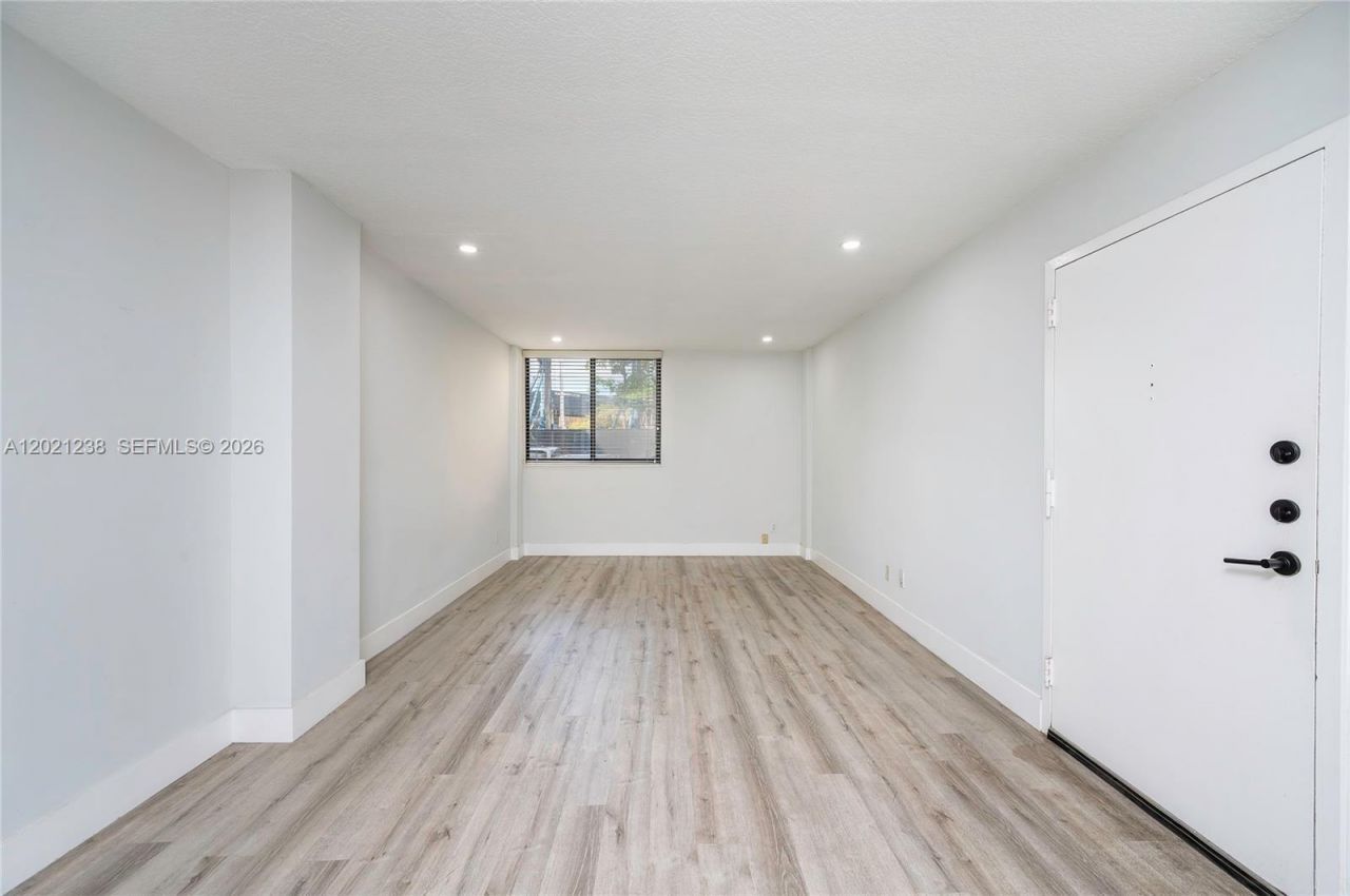 2715 Tigertail Ave, Unit 107, Miami, FL 33133 Photo