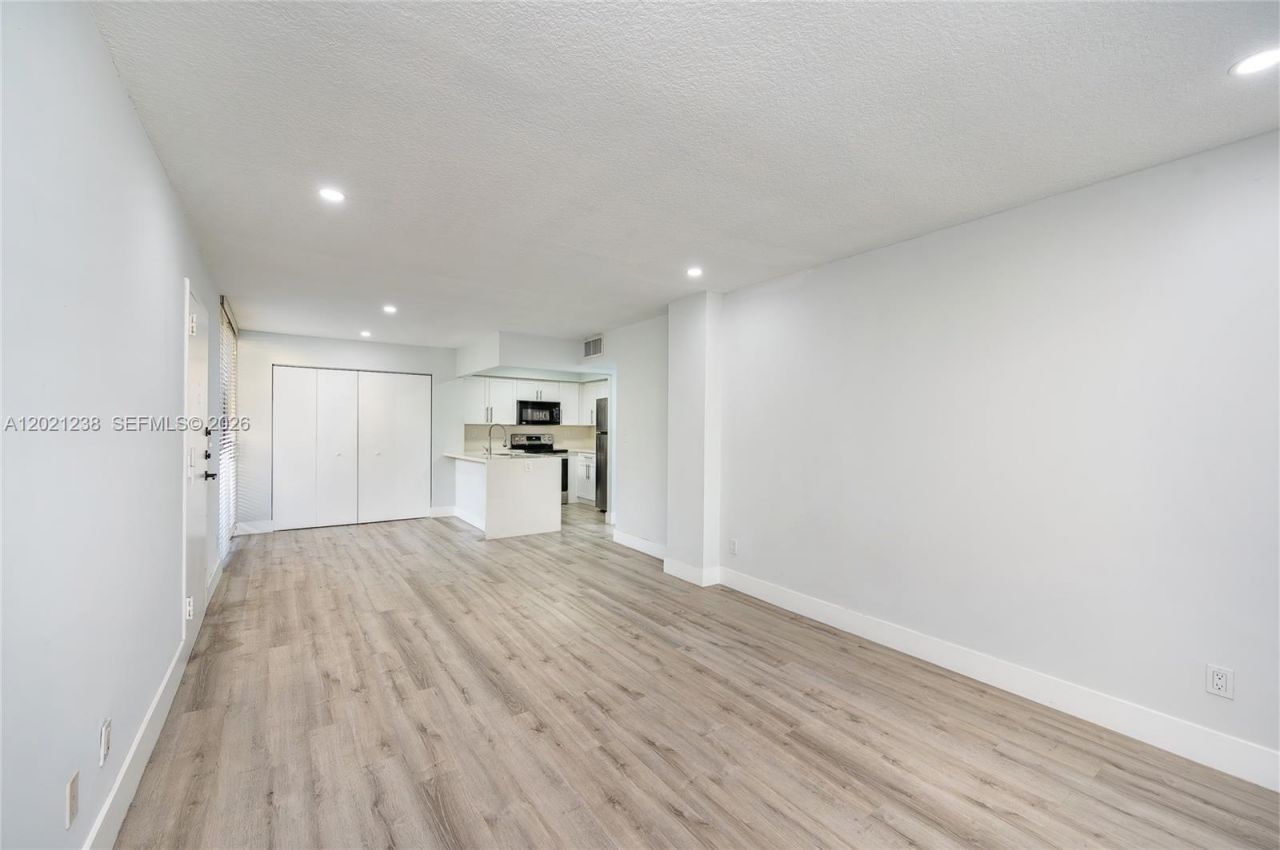 2715 Tigertail Ave, Unit 107, Miami, FL 33133 Photo