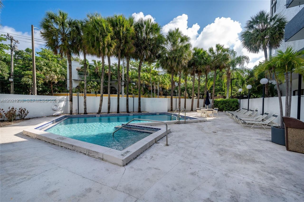 2715 Tigertail Ave, Unit 107, Miami, FL 33133 Photo