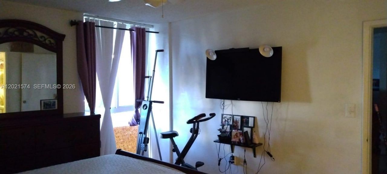 7075 NW 186th St , Unit C207, Hialeah, FL 33015 Photo
