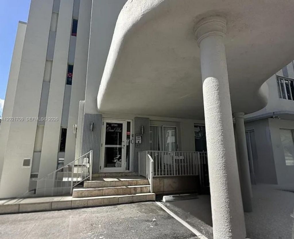 3700 Collins Ave, Unit S-306, Miami Beach, FL 33140 Photo