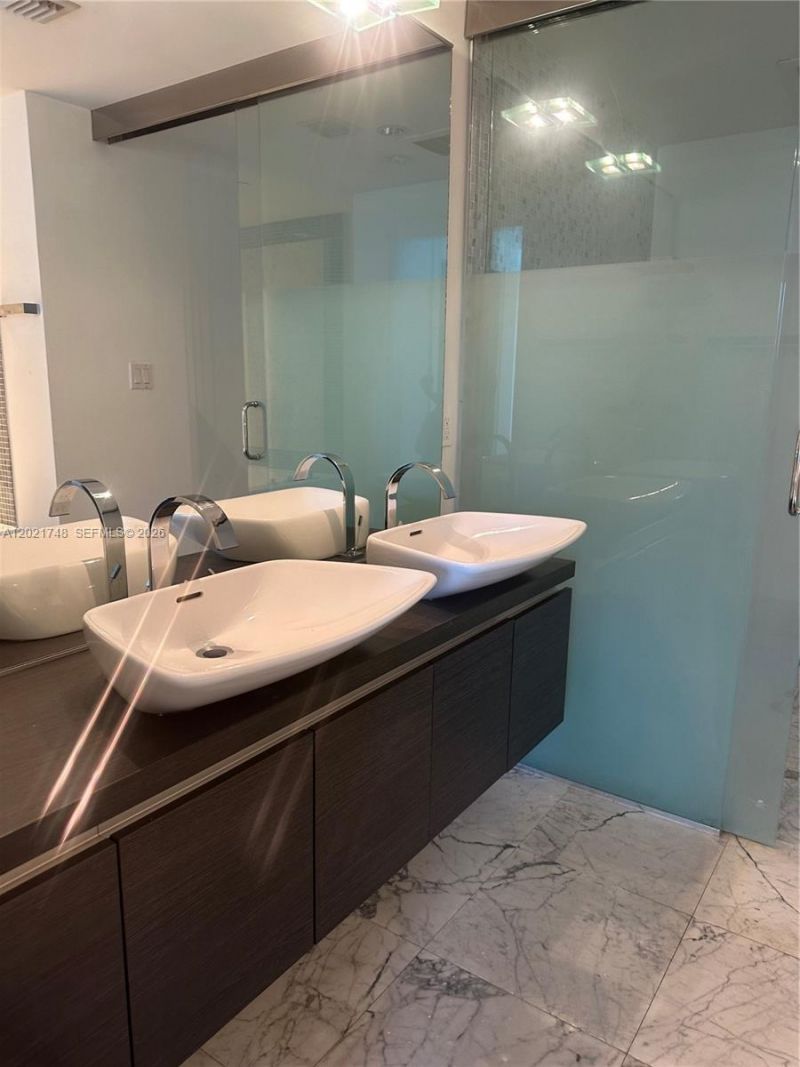 200 Biscayne Boulevard Way , Unit 4013, Miami, FL 33131 Photo