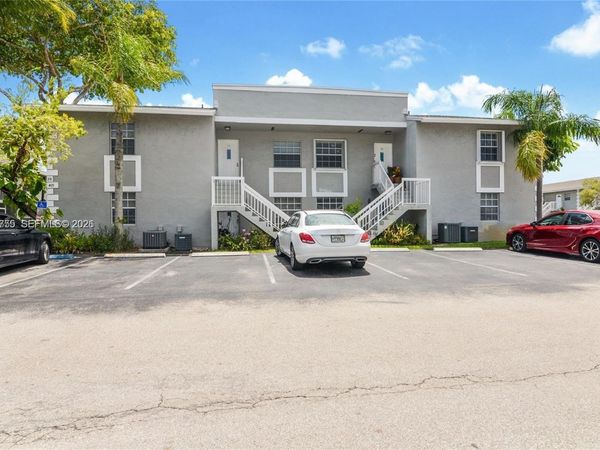 421 NE 210th Cir Ter , Unit 203-26, Miami, FL 33179