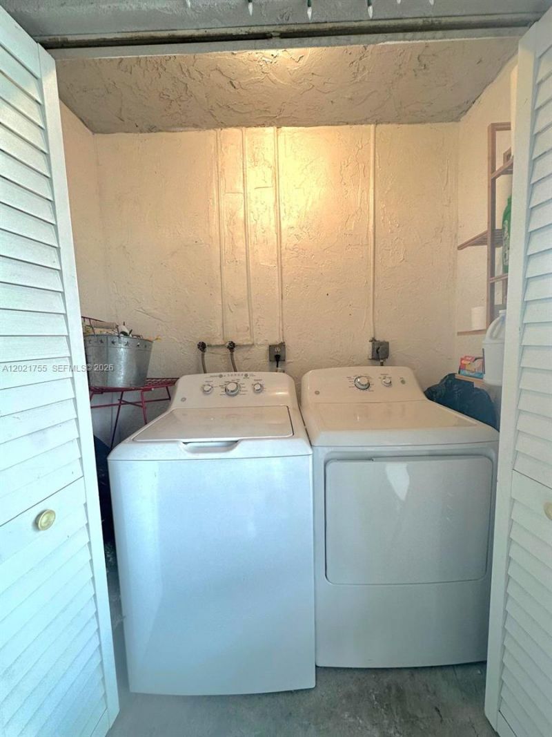 421 NE 210th Cir Ter , Unit 203-26, Miami, FL 33179 Photo