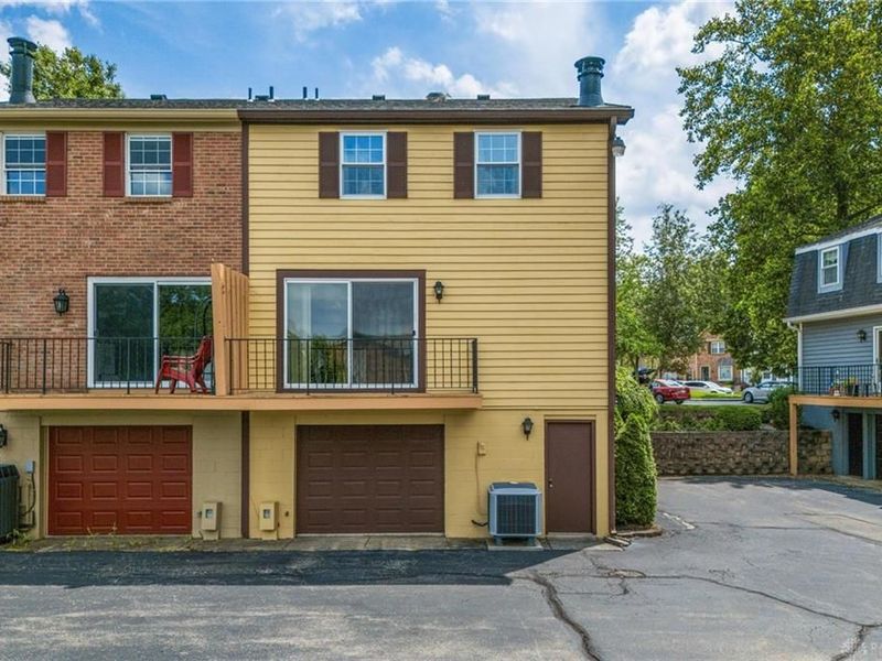 2701 N Kings Arms Circle, Centerville, OH 45440 Photo 3