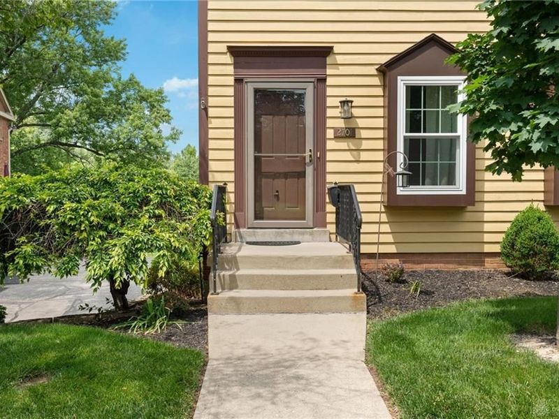 2701 N Kings Arms Circle, Centerville, OH 45440 Photo 4