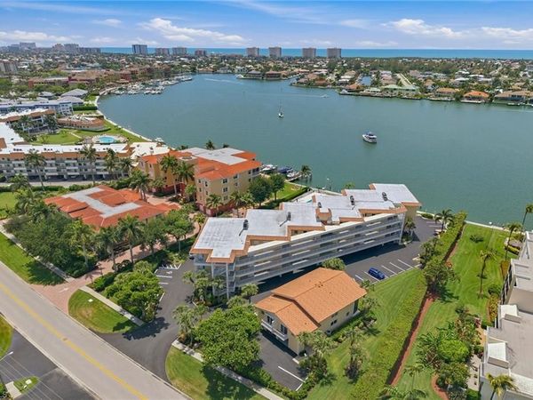 816 W Elkcam CIR, Unit 101, MARCO ISLAND, FL 34145